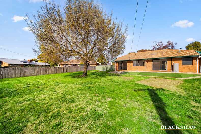 15 Boswell Crescent Florey