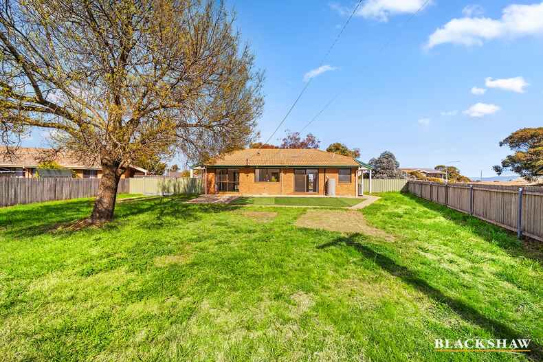 15 Boswell Crescent Florey