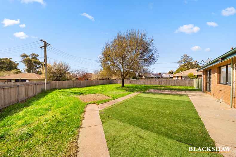 15 Boswell Crescent Florey