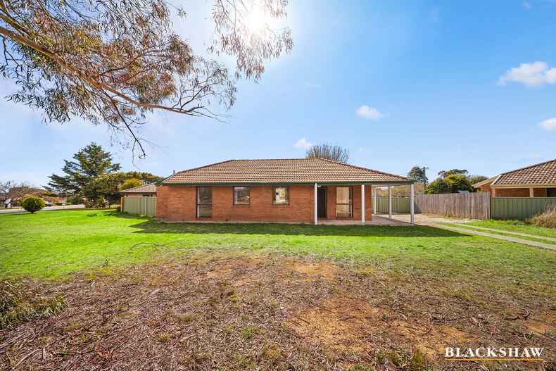 15 Boswell Crescent Florey
