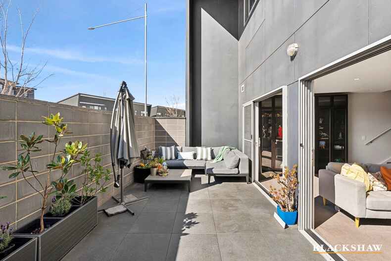 14/35 Oakden Street Greenway