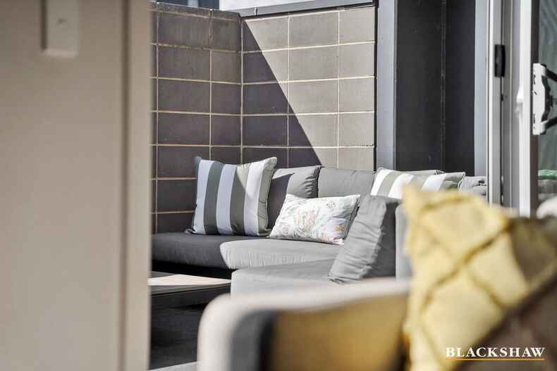 14/35 Oakden Street Greenway