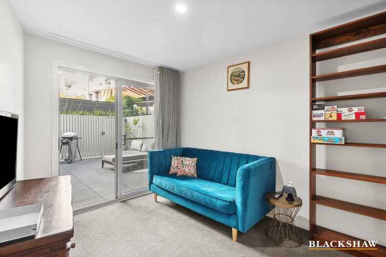 14/35 Oakden Street Greenway