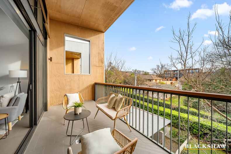 15/50 Lowanna Street Braddon