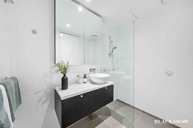 15/50 Lowanna Street Braddon