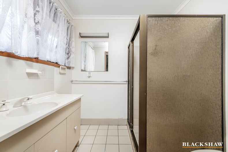 131 Jackie Howe Crescent Macarthur