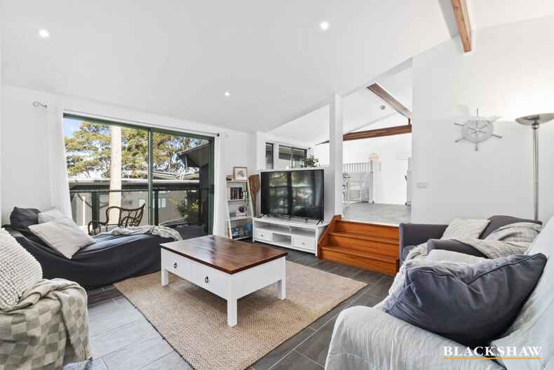 2/5 Karana Close Long Beach 2/5 Karana Close Long Beach