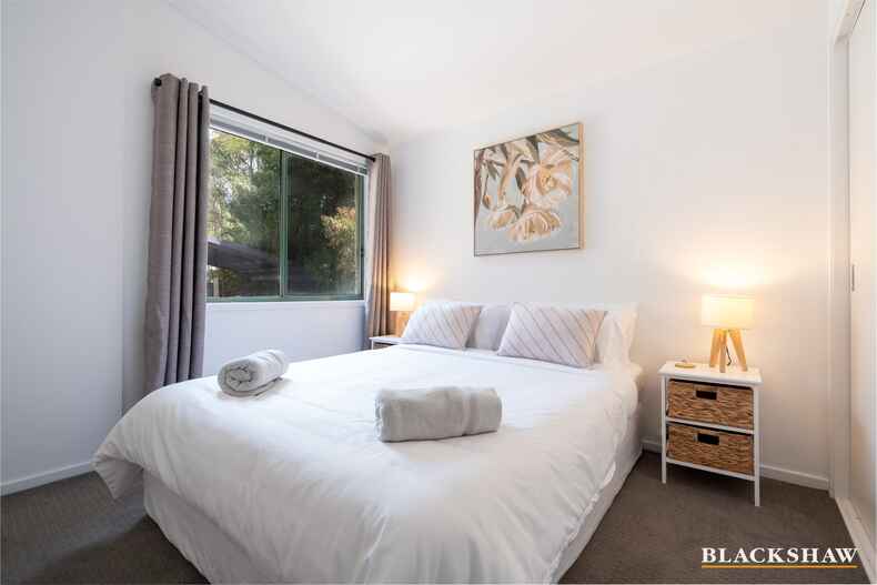 2/5 Karana Close Long Beach 2/5 Karana Close Long Beach