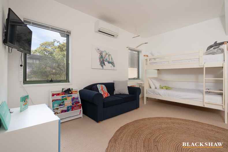 2/5 Karana Close Long Beach 2/5 Karana Close Long Beach