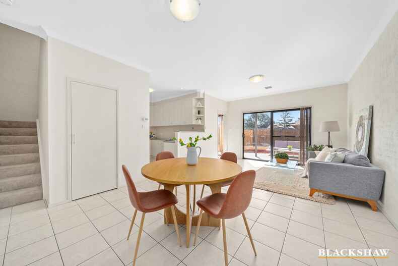 2/56 Tharwa Road Queanbeyan