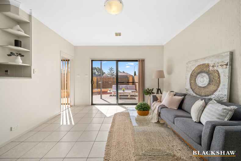 2/56 Tharwa Road Queanbeyan