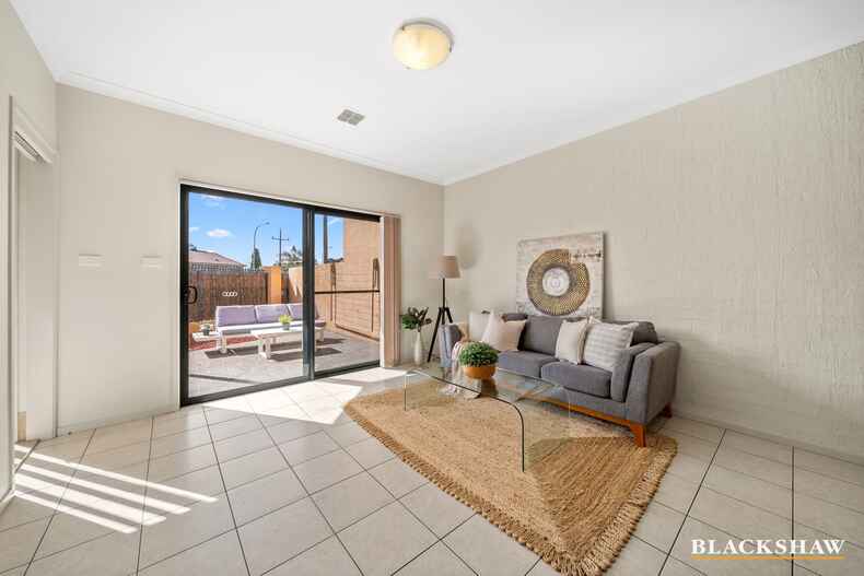 2/56 Tharwa Road Queanbeyan