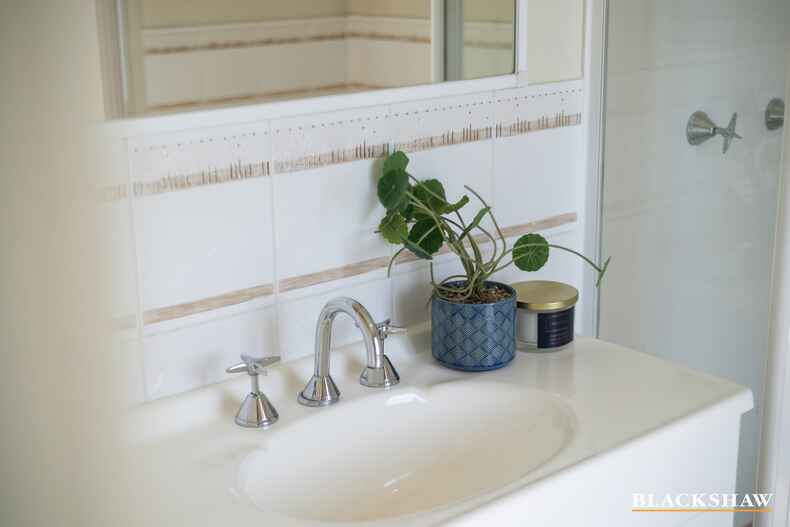 2/56 Tharwa Road Queanbeyan