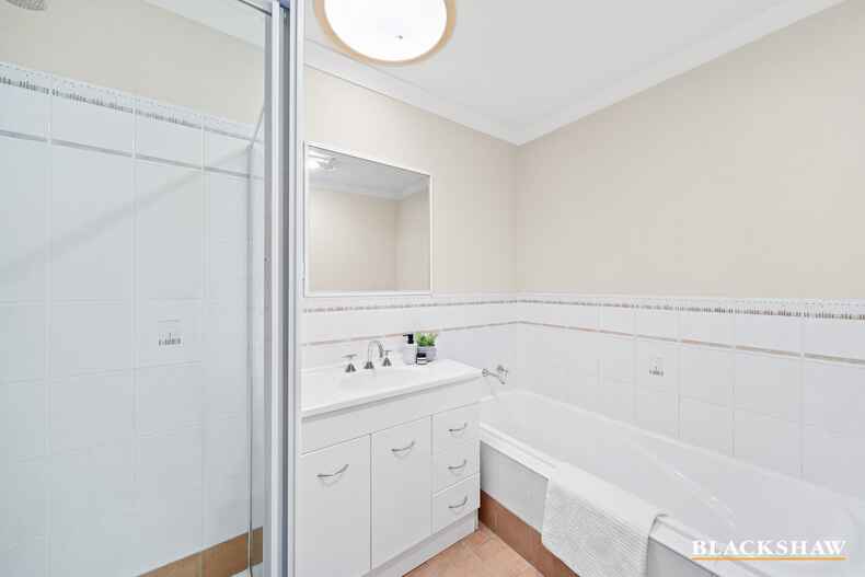 2/56 Tharwa Road Queanbeyan