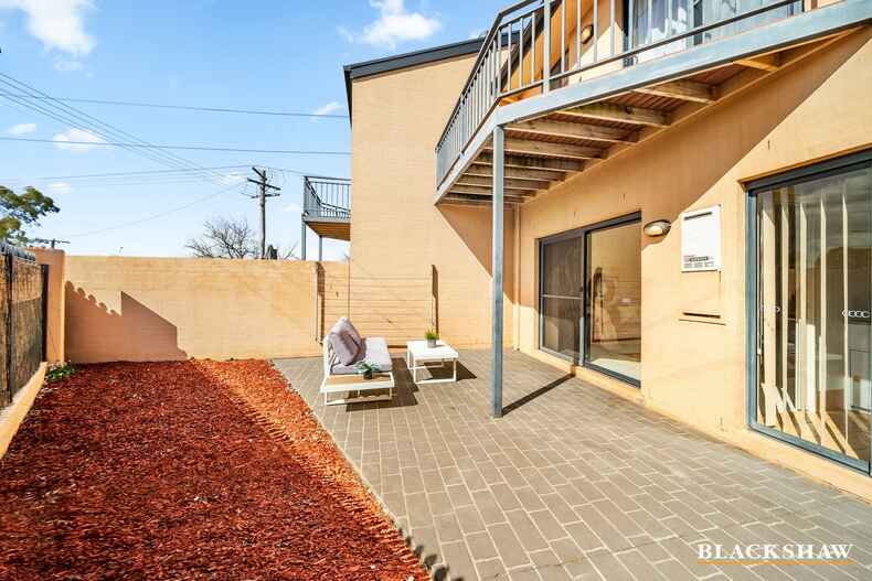 2/56 Tharwa Road Queanbeyan