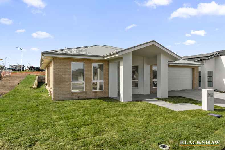 8 Hollitt Street Googong 8 Hollitt Street Googong