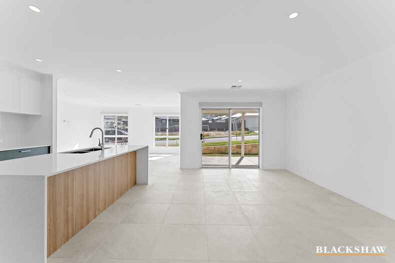 8 Hollitt Street Googong 8 Hollitt Street Googong