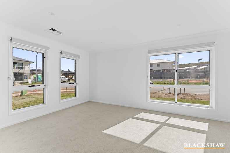 8 Hollitt Street Googong 8 Hollitt Street Googong