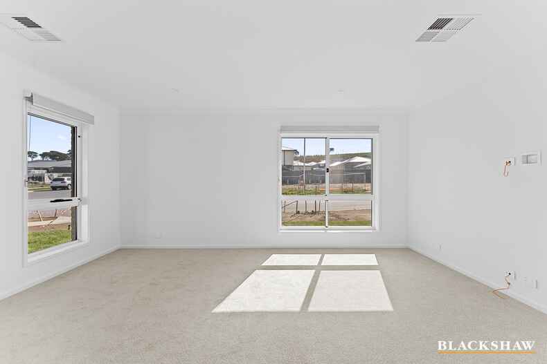 8 Hollitt Street Googong 8 Hollitt Street Googong