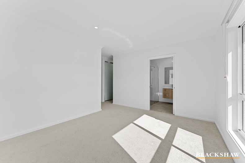 8 Hollitt Street Googong 8 Hollitt Street Googong