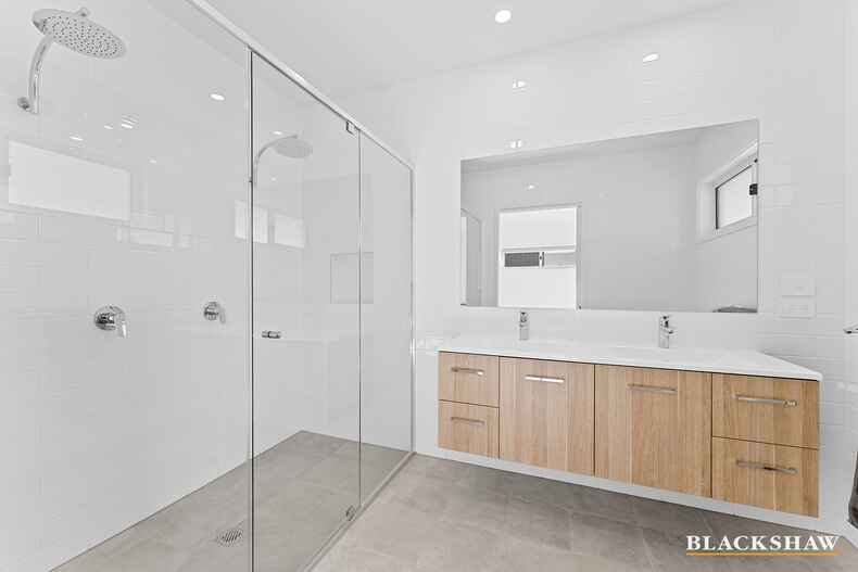 8 Hollitt Street Googong 8 Hollitt Street Googong