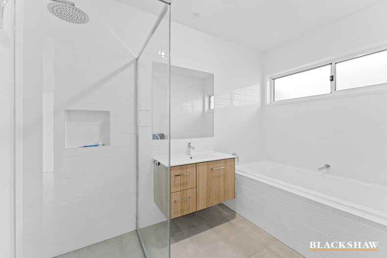8 Hollitt Street Googong 8 Hollitt Street Googong