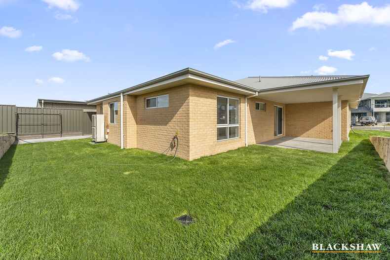 8 Hollitt Street Googong 8 Hollitt Street Googong