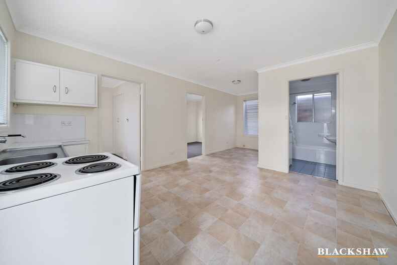 2/31 Macquoid Street Queanbeyan East 2/31 Macquoid Street Queanbeyan East