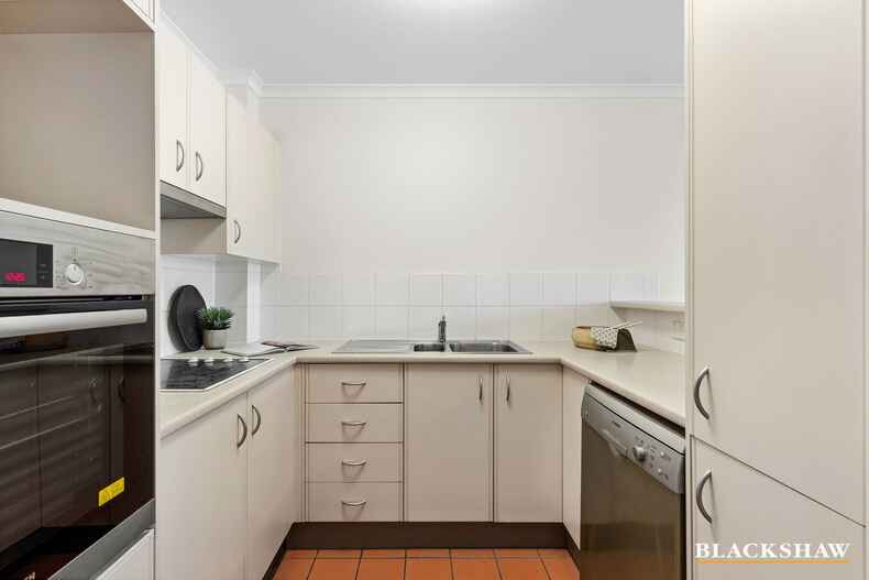42/60  Henty Street Braddon