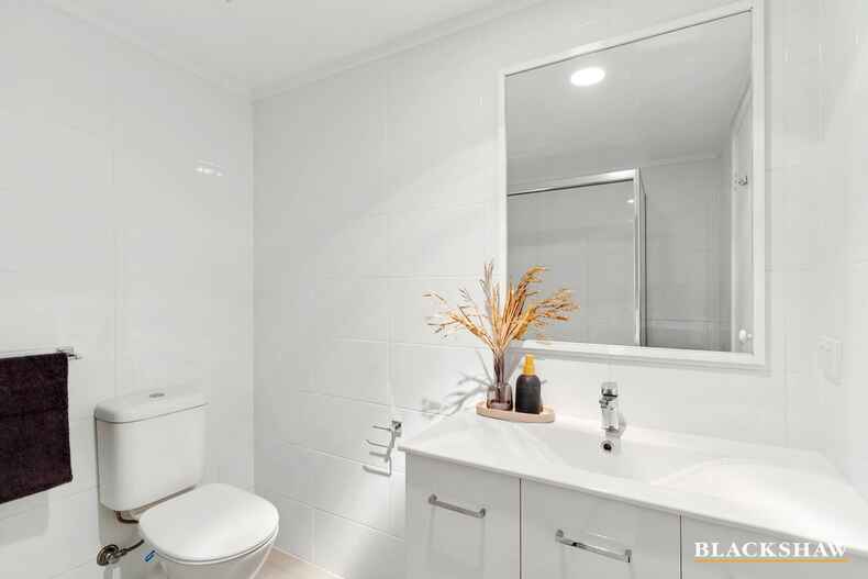 42/60  Henty Street Braddon