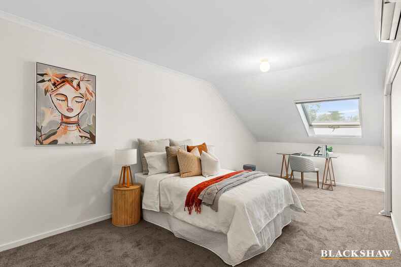 42/60  Henty Street Braddon