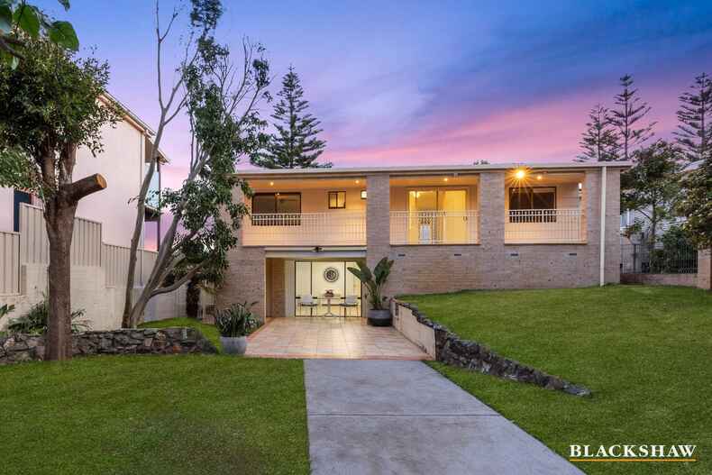 22 Sandy Place Long Beach