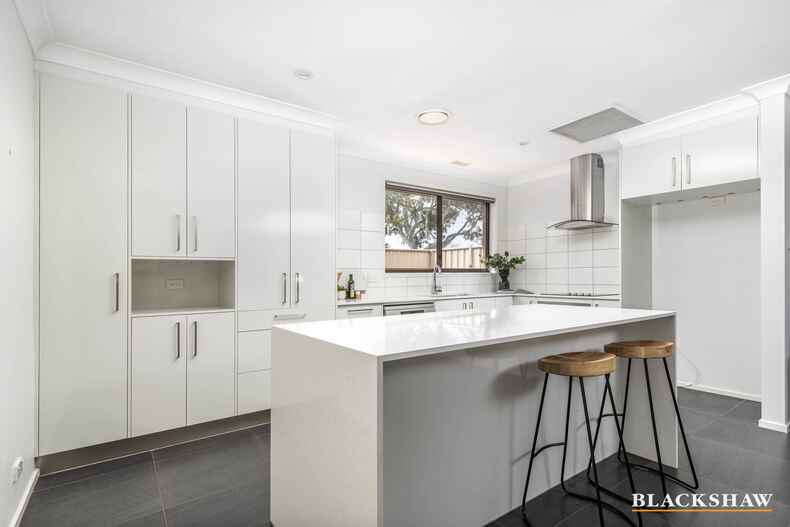 40 Smalley Circuit Giralang