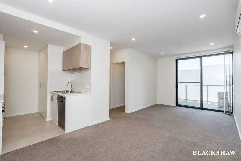 8/22 Cornelius Street Coombs