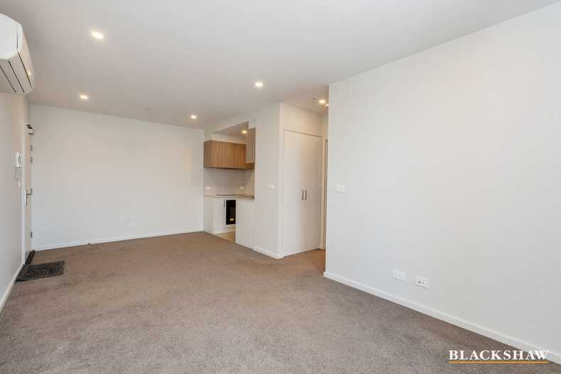 8/22 Cornelius Street Coombs