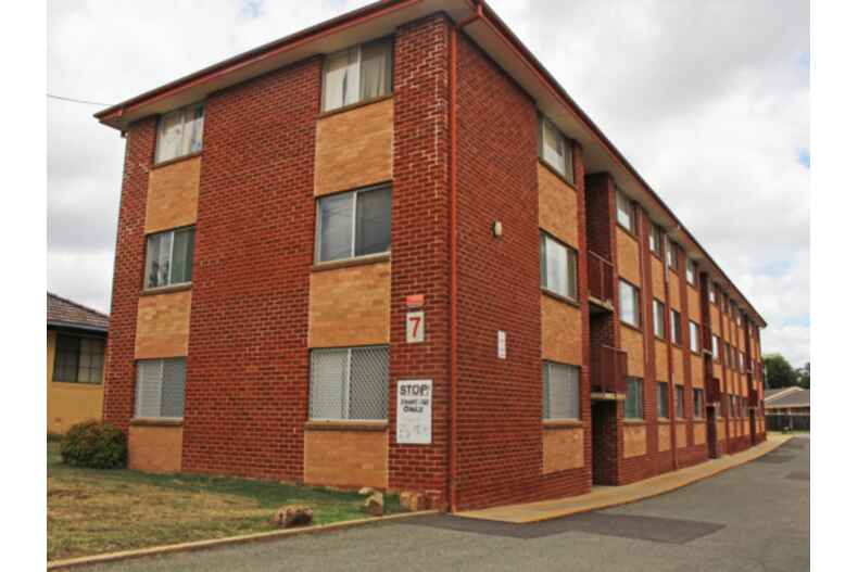 2/7 Young Street Queanbeyan