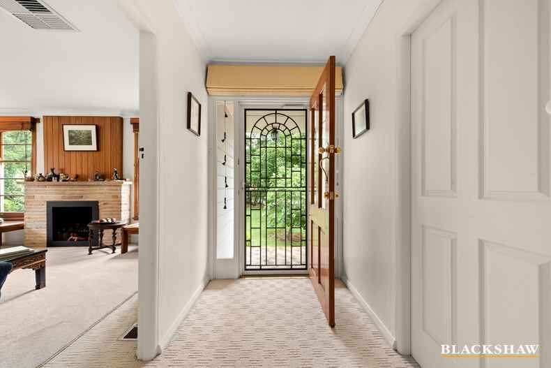 16 Bailey Place Yarralumla