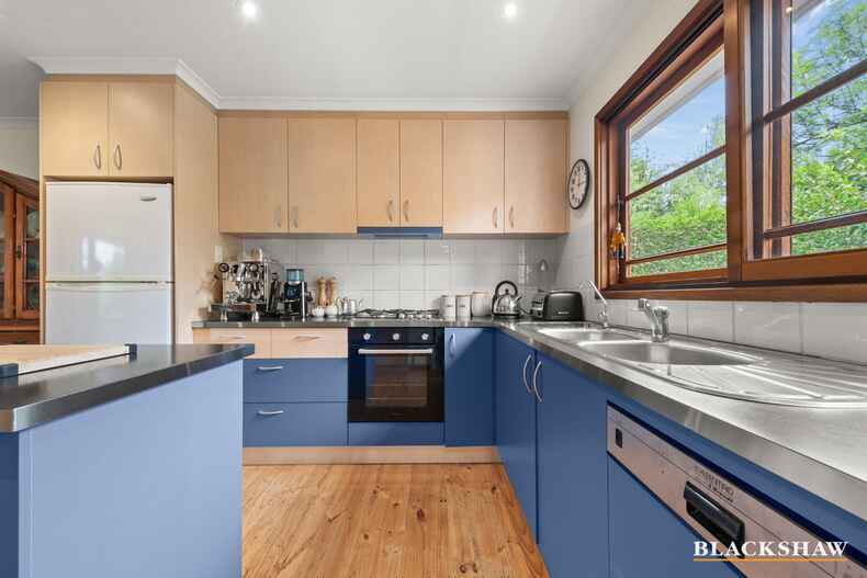 16 Bailey Place Yarralumla