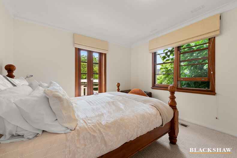 16 Bailey Place Yarralumla