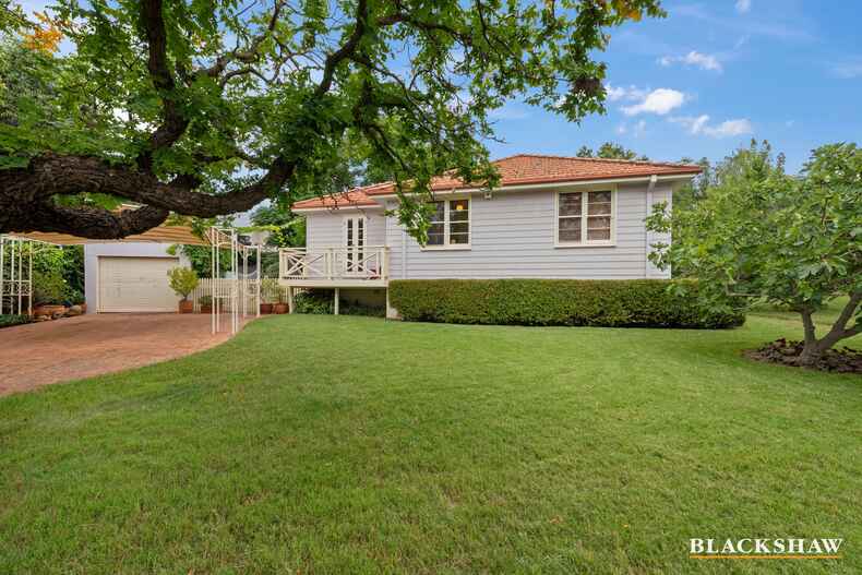 16 Bailey Place Yarralumla