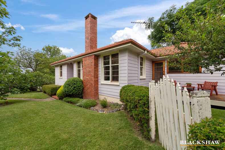 16 Bailey Place Yarralumla