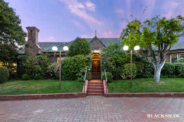 28 Mugga Way Red Hill