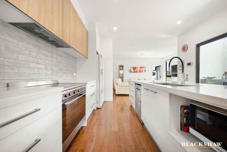 1/11 Aurora Close Mawson