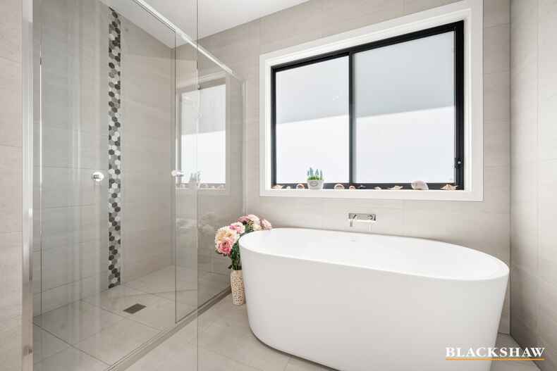 1/11 Aurora Close Mawson