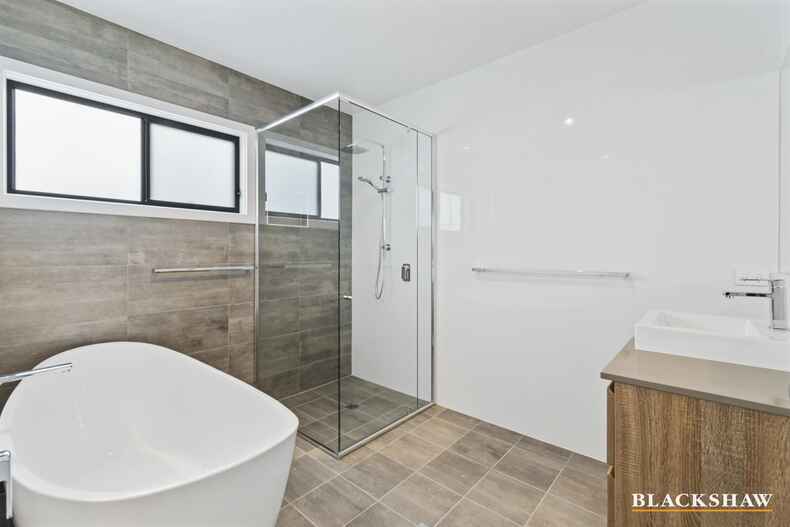 3 Azure Avenue Broulee