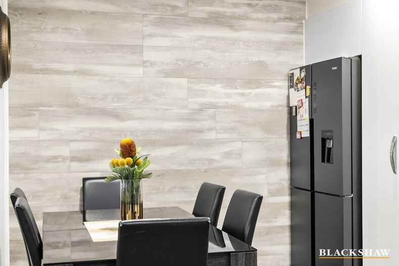 2/11 Yarrow Street Queanbeyan East