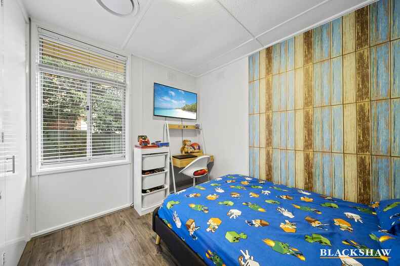 2/11 Yarrow Street Queanbeyan East