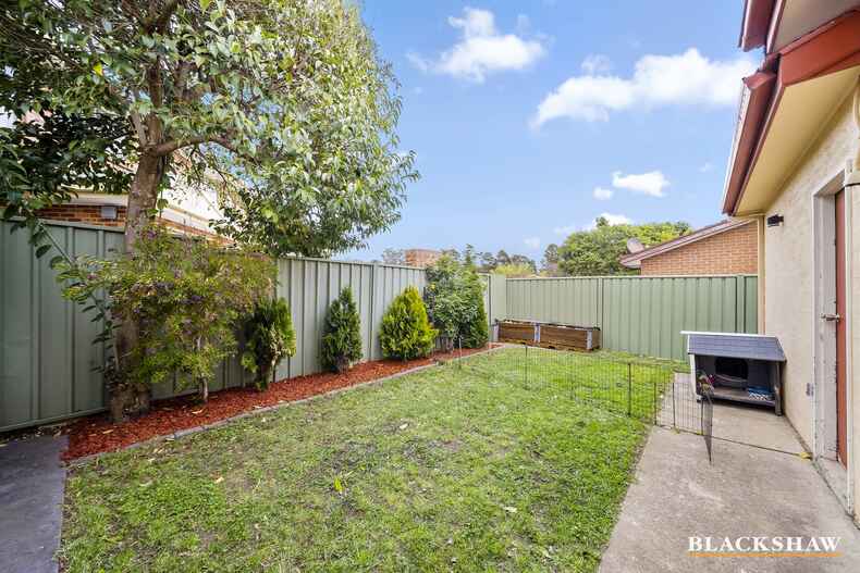 2/11 Yarrow Street Queanbeyan East