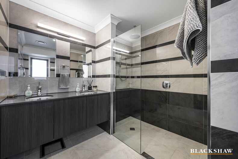 6 Betche Place Farrer