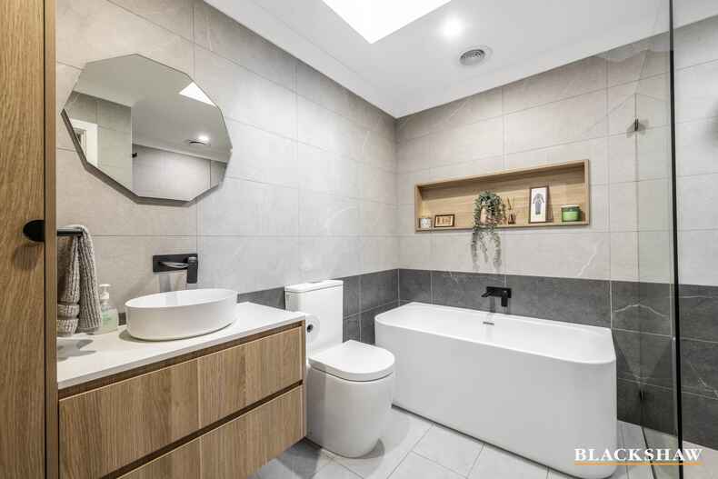 6 Betche Place Farrer